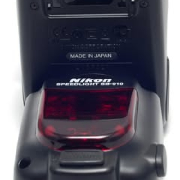 Nikon Black Speedlight Flash - Picture 2 of 5